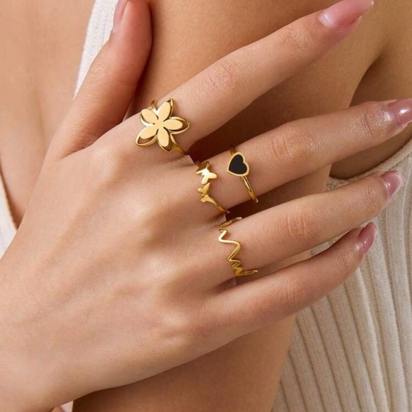 Gold Plated Stainless Steel 4pc Flower & Heart Ring Set - Picture 1 of 2